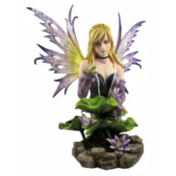 La Fée Violette Au Milieu Des Nénuphars